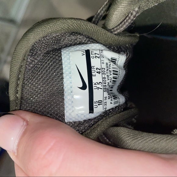 Nike Air Max Olive Green Size 10W - Picture 4 of 8